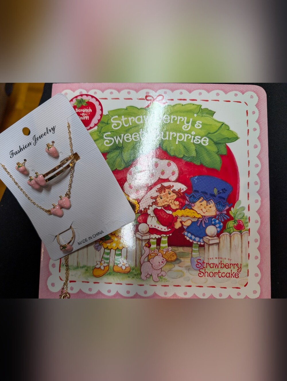 Strawberry Shortcake "Sweet Surprise" Vintage Picture Book - Plus Jewelry Set
